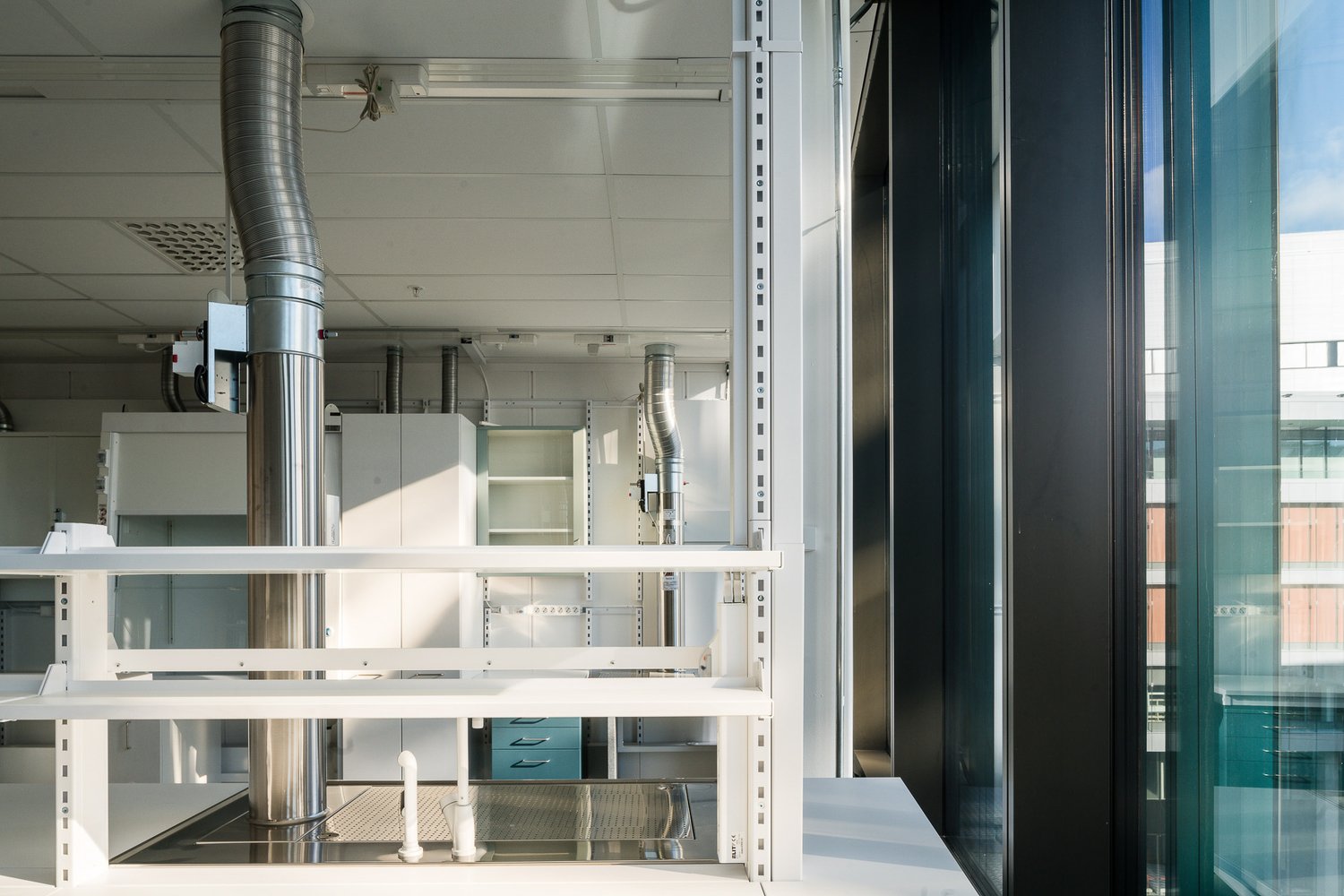 Biomedicum, Stockholm, architecture photograph by Mark Hadden, photo 18